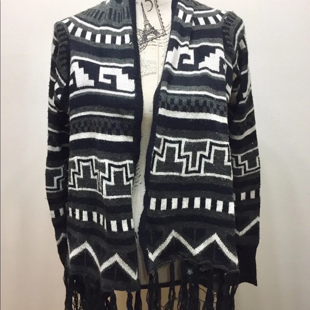 Belle Du Jour Women Fringed Overpiece Cardigan Tribal Print Small Grey Cream